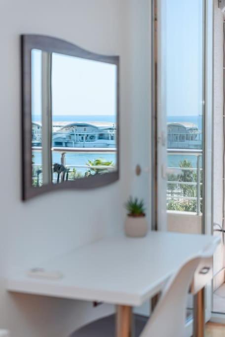 Grand View Apartment Драч Екстериор снимка
